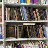 Tra le case editrici notiamo Astrolabio, Edizioni Mediterranee, Anemos, Prosveta, Harmakis...